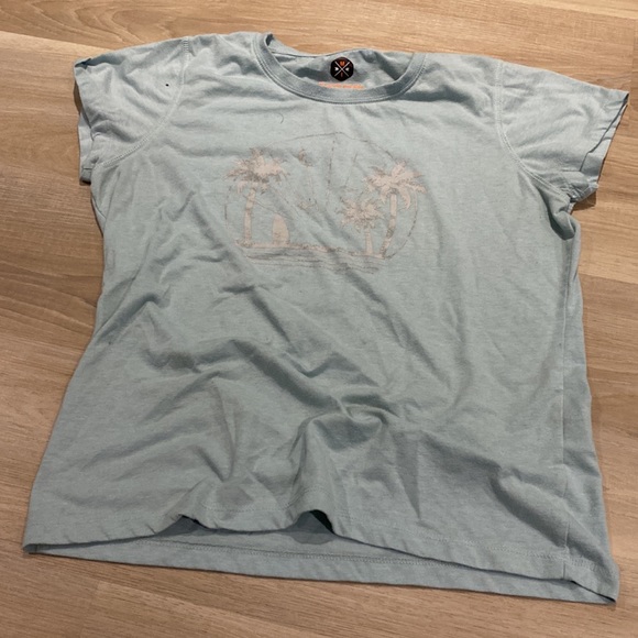 4 women’s t-shirts - Picture 6 of 7